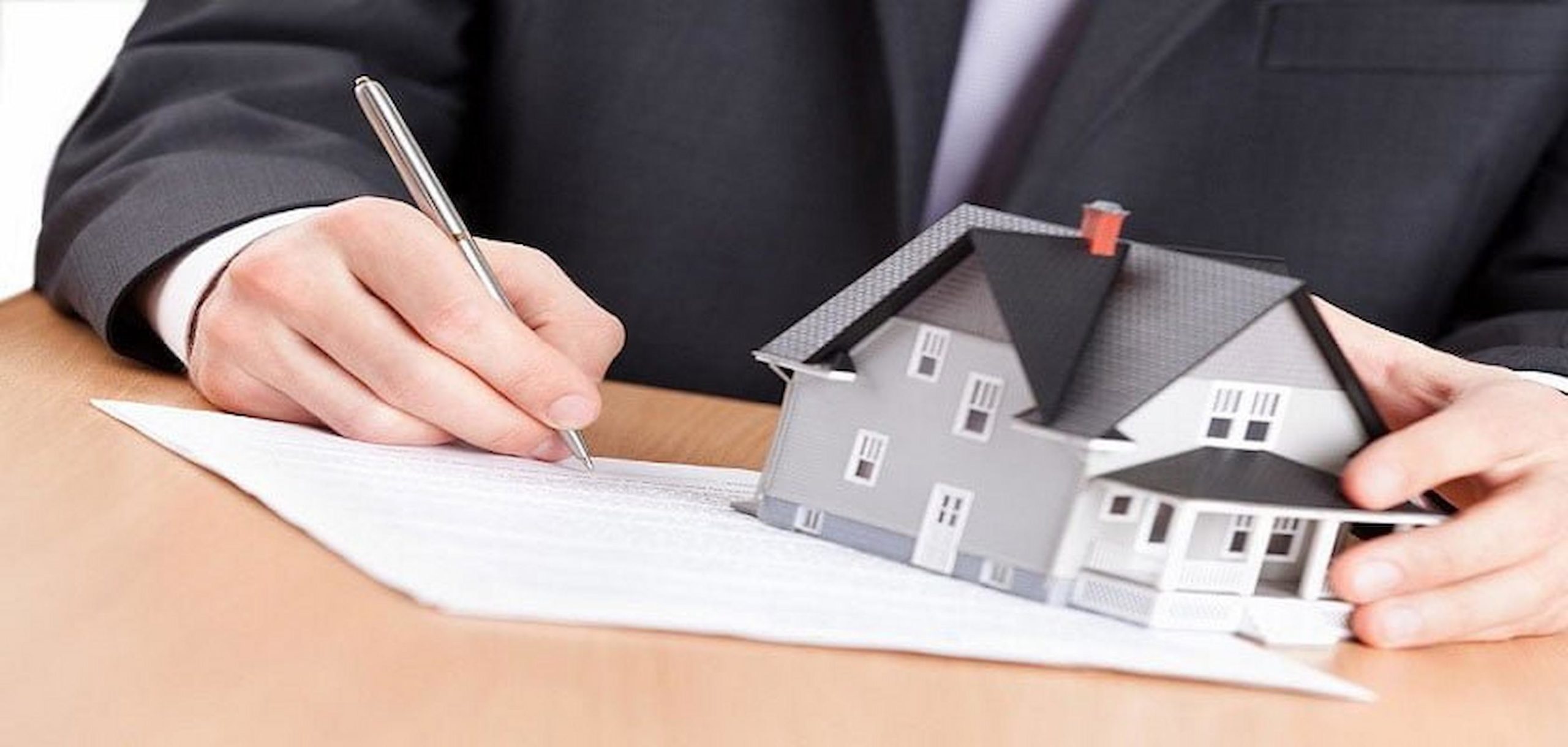 How To Choose The Finest Conveyancing Solicitors In Essex?